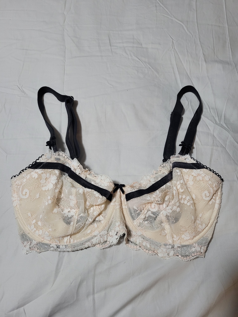 VS Dream Angels Push-up Bra Cream Lace With Black Velour